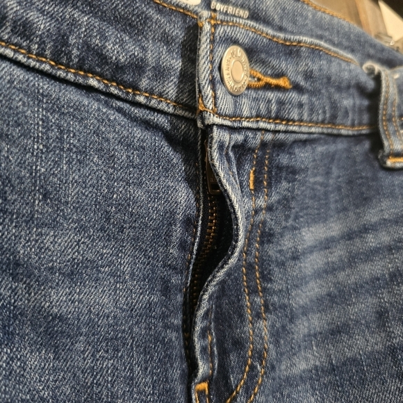 ⭐️40% Off⭐️ Old Navy Boyfriend Jeans - Picture 4 of 13